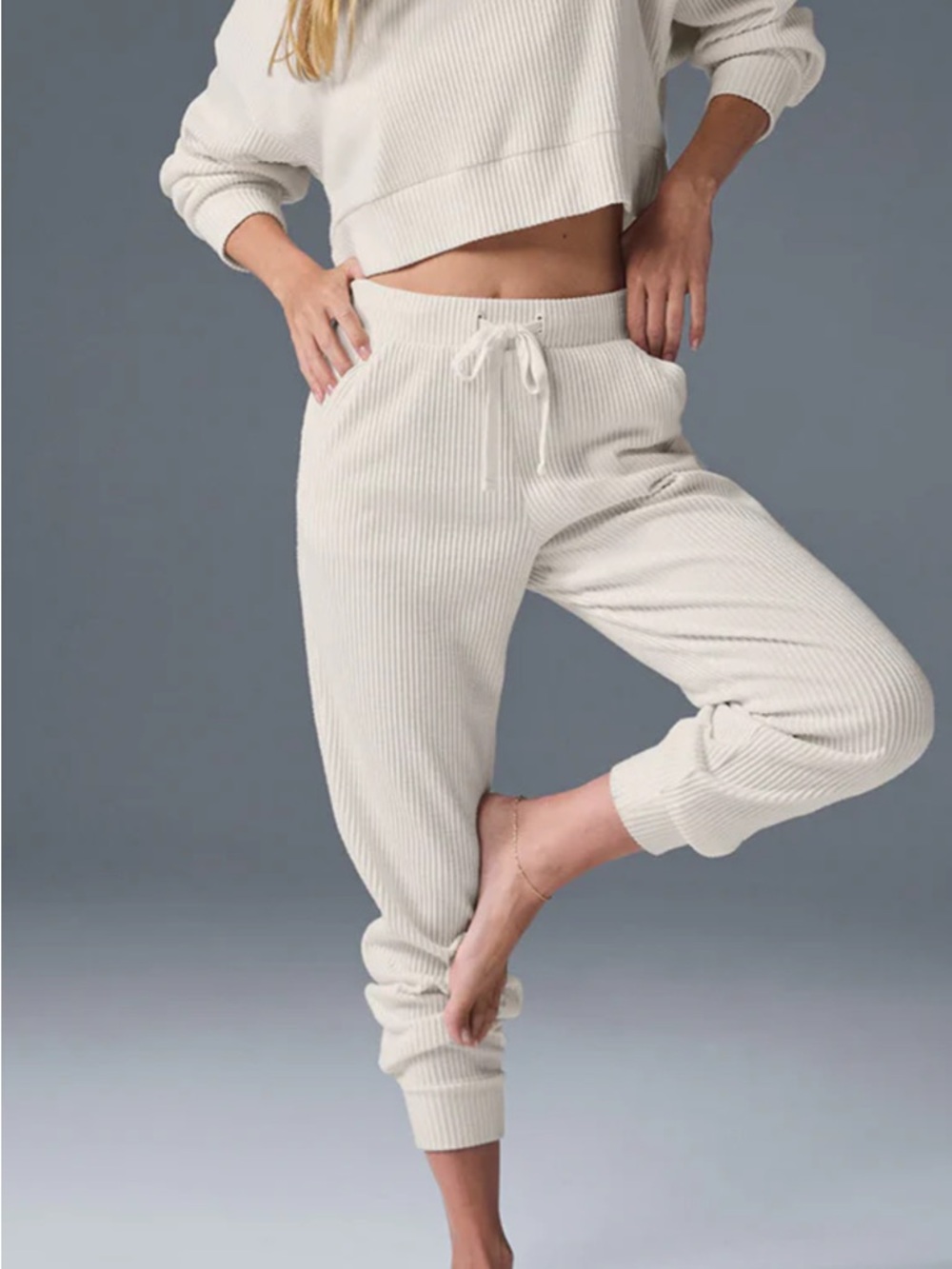 ALO Yoga Women’s Ivory Ribbed Joggers
